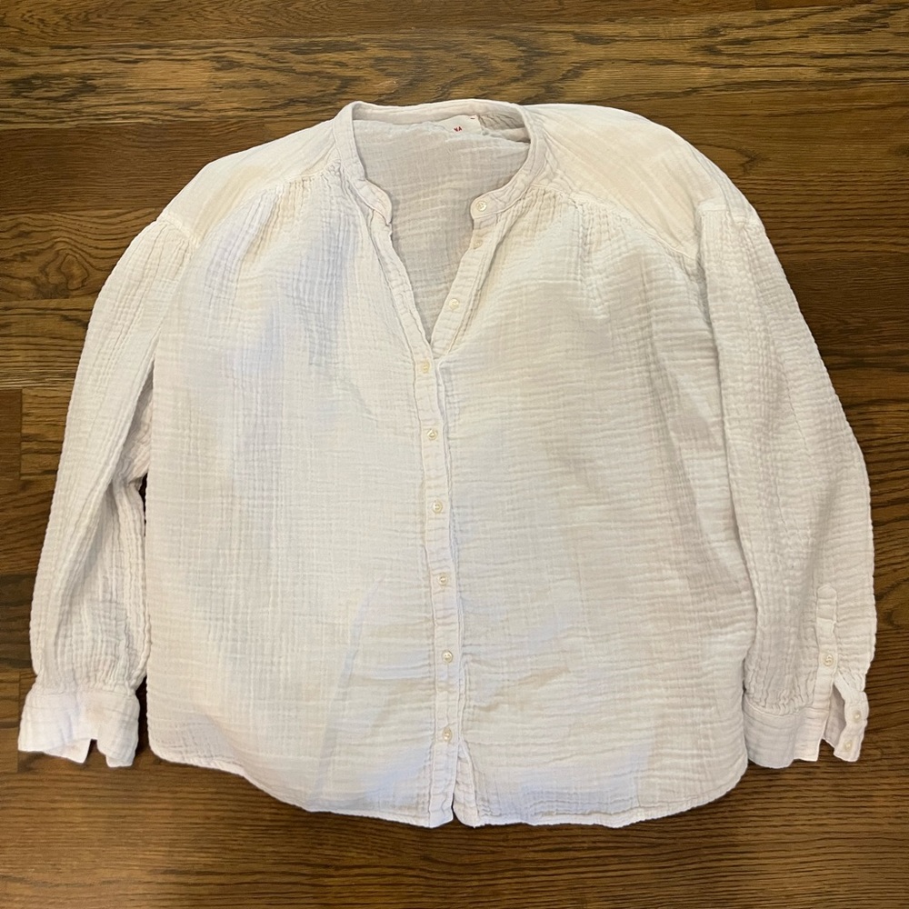 XiRENA White Gauze Button-Front Blouse